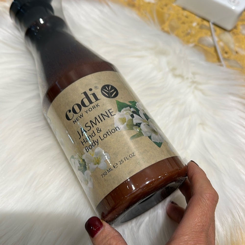 Codi New York.  Jasmine hand body lotion.🙂